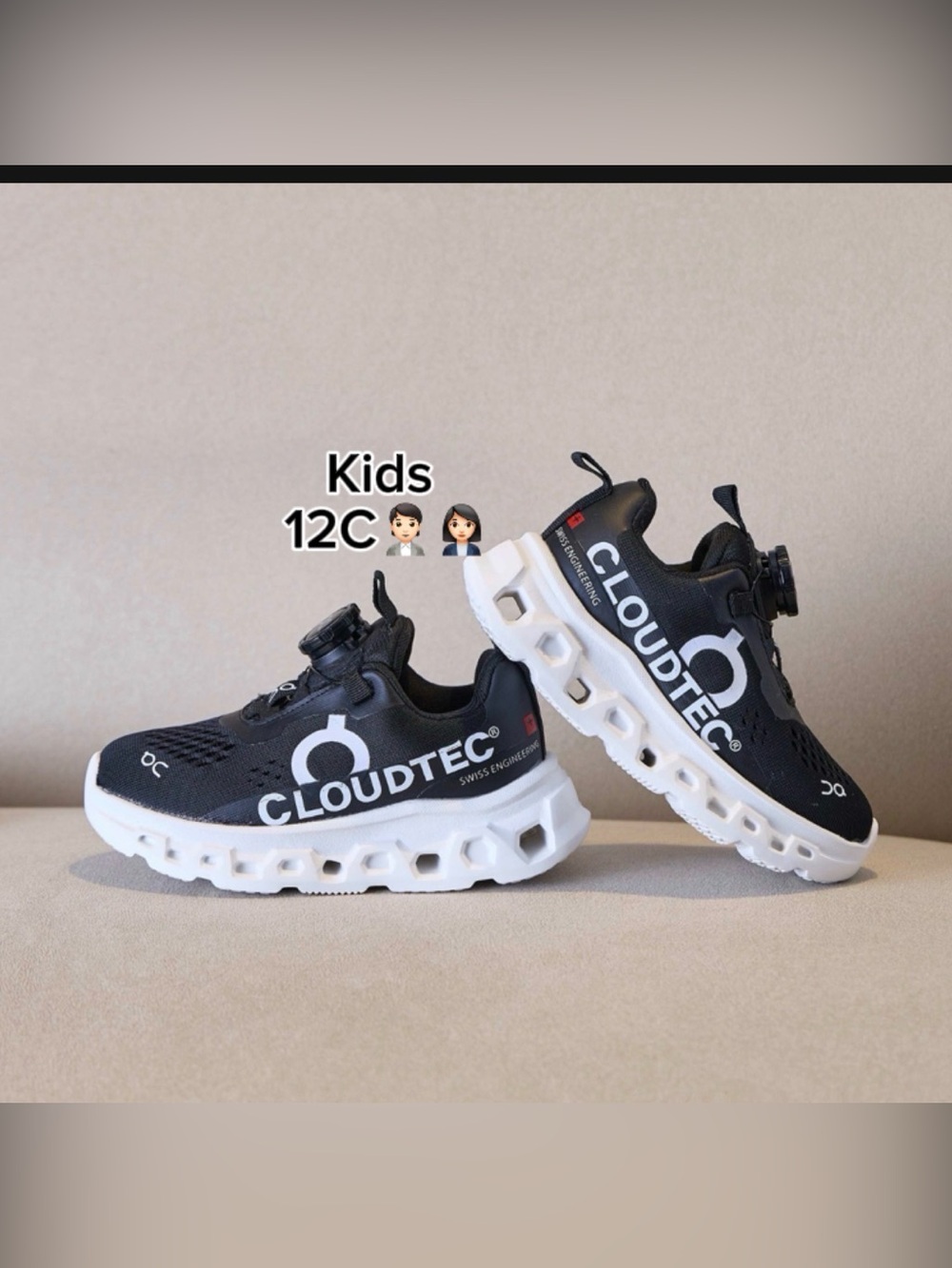 On Running Kids cloud X Black and White Cloud-inspired
Sneakers🙋🏻🙋🏻‍♀️(SIZE 12C)